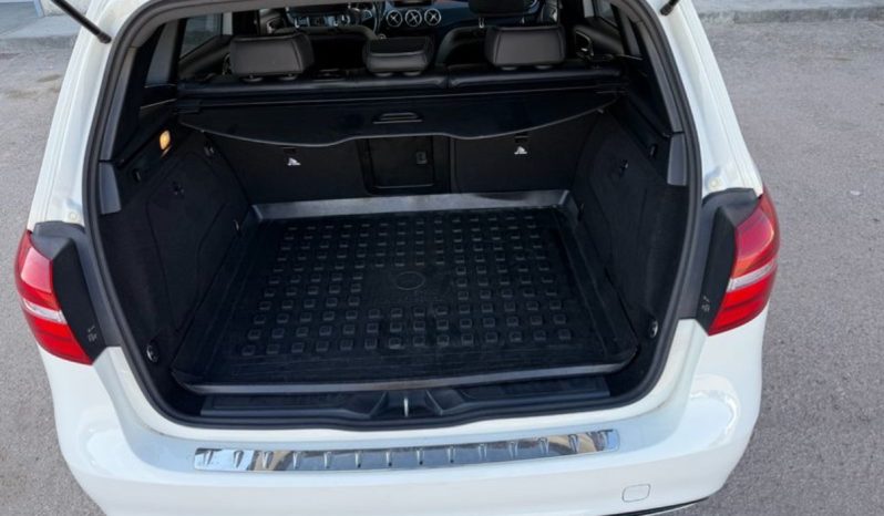 MERCEDES B200 AMG LINE full
