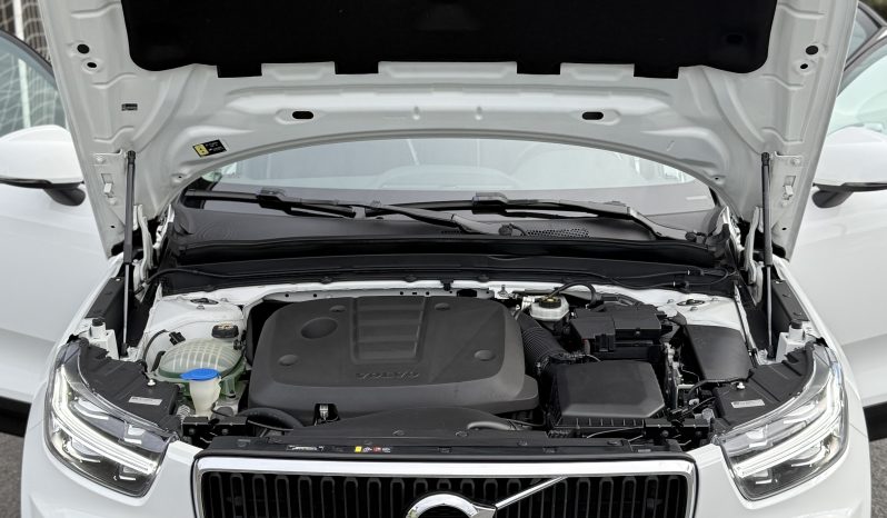 VOLVO XC40 D3 2WD Momentum full