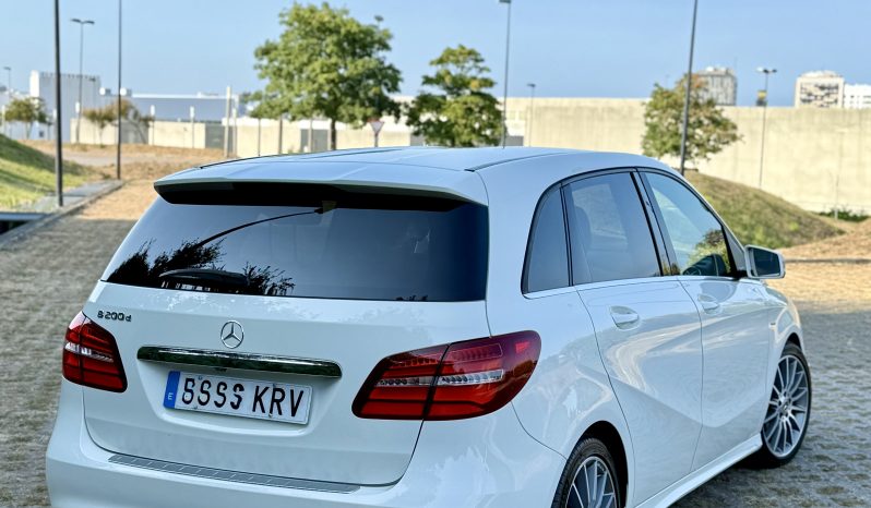 MERCEDES B200 AMG LINE full