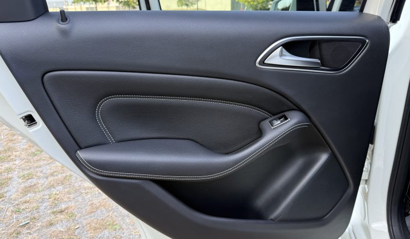MERCEDES B200 AMG LINE full