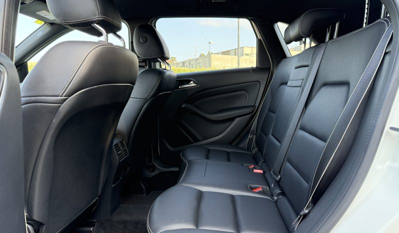 MERCEDES B200 AMG LINE full