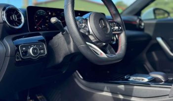 MERCEDES-BENZ A200 AMG LINE full