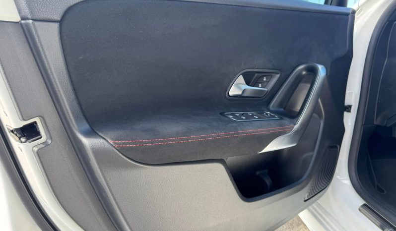 MERCEDES-BENZ A200 AMG LINE full